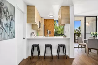 Photo #4: 240025278 Listing