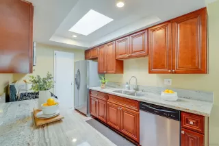 Photo #3: 240025329 Listing 