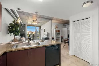 Photo #3: 240025347 Listing