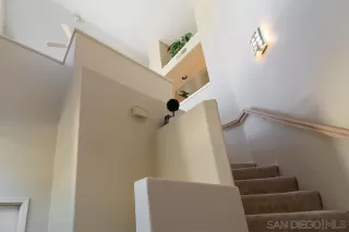 Photo #3: 240025348 Listing