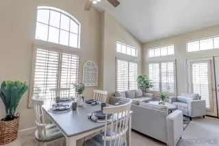 Photo #5: 240025348 Listing