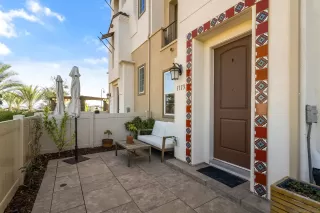 Photo #1: 240025373 Listing