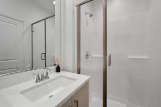 Photo #4: 240025373 Listing