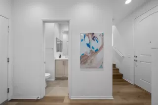 Photo #5: 240025373 Listing