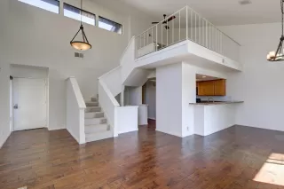 Photo #1: 240025412 Listing