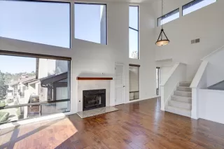 Photo #2: 240025412 Listing