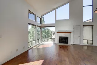 Photo #3: 240025412 Listing