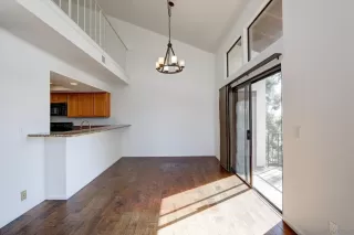 Photo #4: 240025412 Listing