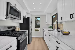 Photo #3: 240025414 Listing