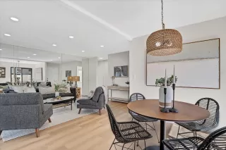 Photo #5: 240025414 Listing