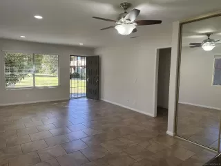 Photo #2: 240025428 Listing