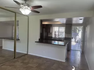 Photo #4: 240025428 Listing