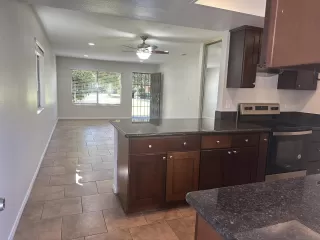 Photo #5: 240025428 Listing