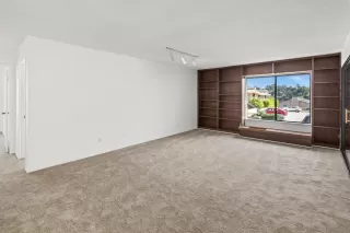 Photo #2: 240025565 Listing 