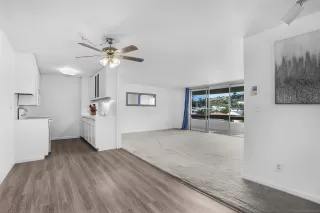 Photo #5: 240025616 Listing