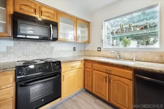 Photo #3: 240025648 Listing