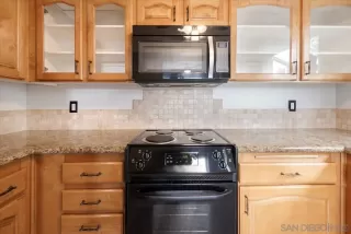 Photo #5: 240025648 Listing