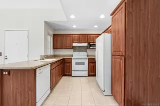 Photo #5: 240025660 Listing 