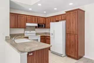 Photo #6: 240025660 Listing 