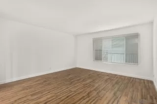 Photo #3: 240025675 Listing 