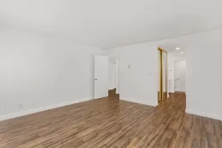 Photo #5: 240025675 Listing 