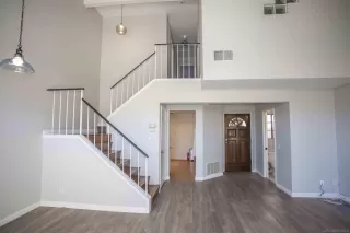 Photo #5: 240025680 Listing