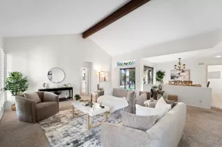 Photo #1: 240025689 Listing 