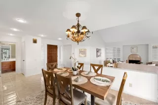 Photo #5: 240025689 Listing 