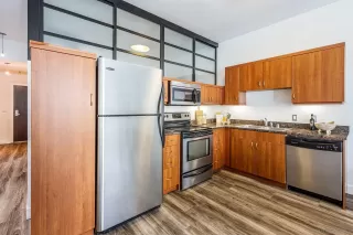 Photo #4: 240025704 Listing