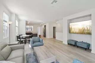 Photo #2: 240025726 Listing