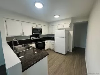 Photo #4: 240025727 Listing