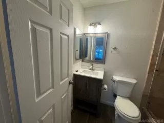 Photo #5: 240025727 Listing