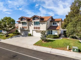 Photo #1: 240025767 Listing