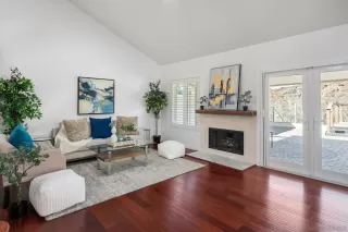 Photo #3: 240025767 Listing