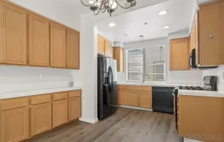 Photo #2: 240025804 Listing 