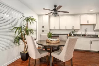 Photo #4: 240025824 Listing 