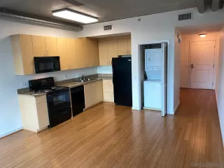 Photo #1: 240025834 Listing