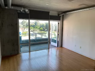 Photo #3: 240025834 Listing