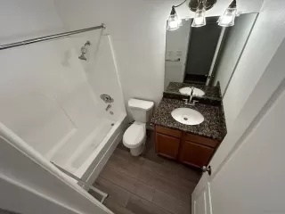 Photo #3: 240025835 Listing