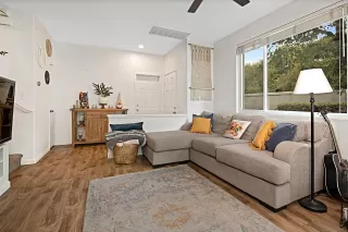 Photo #6: 240025841 Listing 