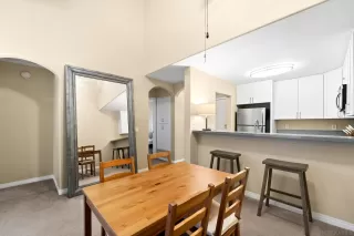 Photo #6: 240025875 Listing