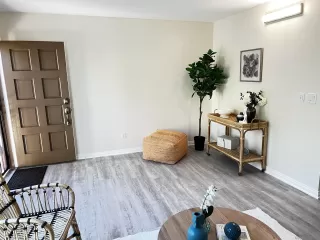 Photo #6: 240025933 Listing