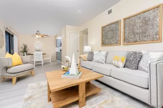 Photo #1: 240025938 Listing