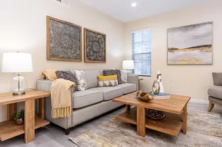 Photo #3: 240025938 Listing