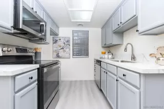 Photo #5: 240025938 Listing