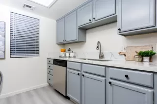 Photo #6: 240025938 Listing