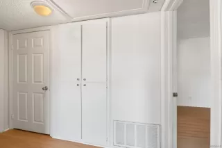 Photo #1: 240025956 Listing