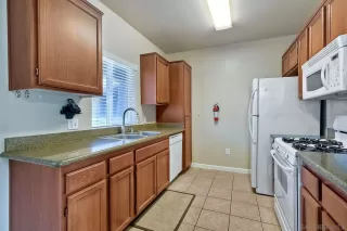 Photo #6: 240025994 Listing