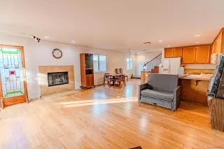 Photo #5: 240026009 Listing