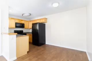 Photo #4: 240026010 Listing